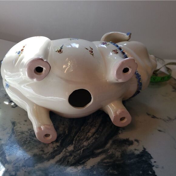 Vintage Big Pig w/Feathered Hat, Collar & Butterflies - Picture 10 of 14